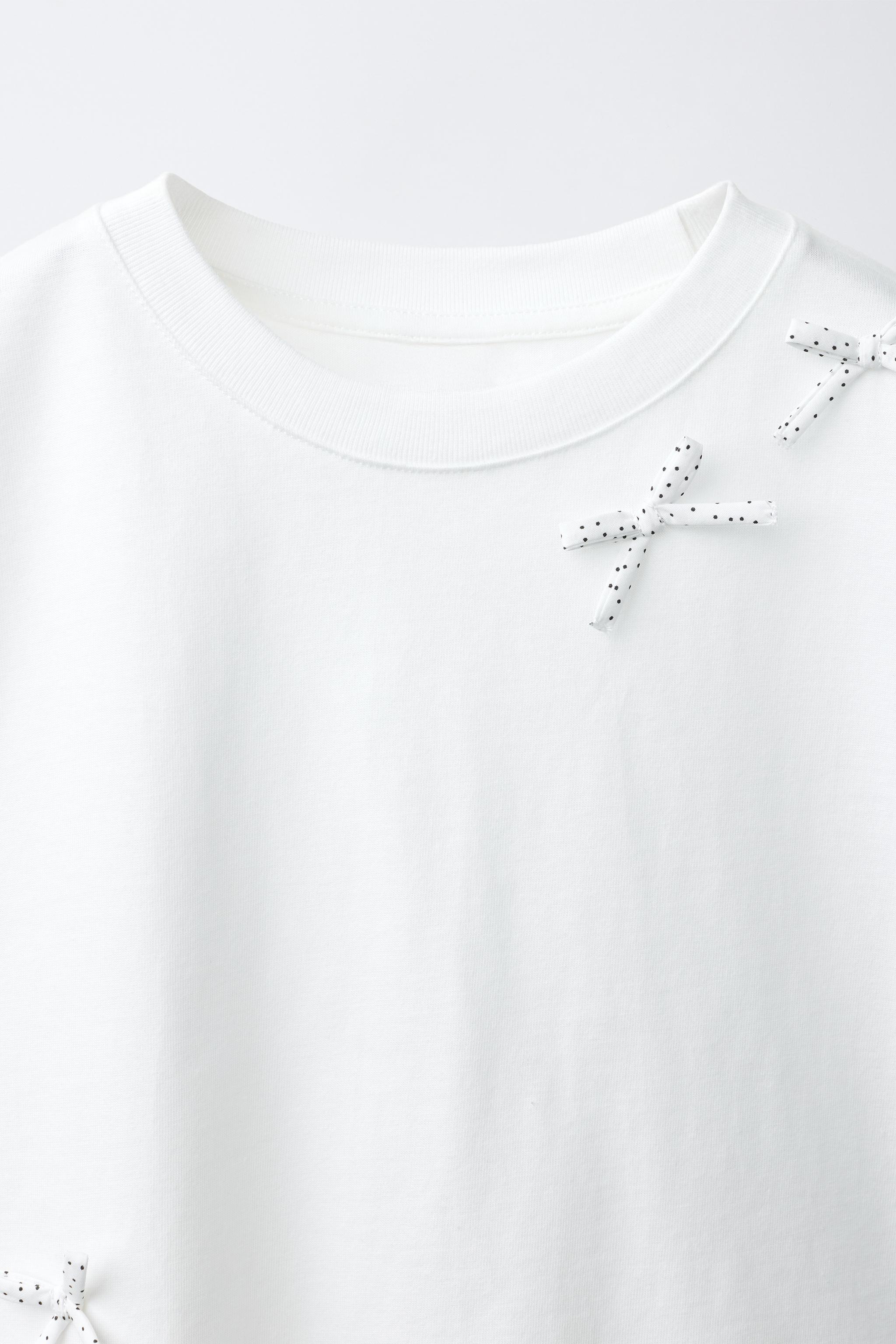T-SHIRT À LACETS